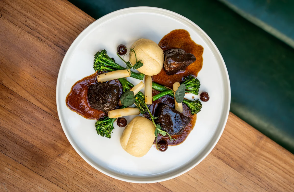 Dárkový poukaz do Deer Restaurant: Gurmánský zážitek v srdci Prahy