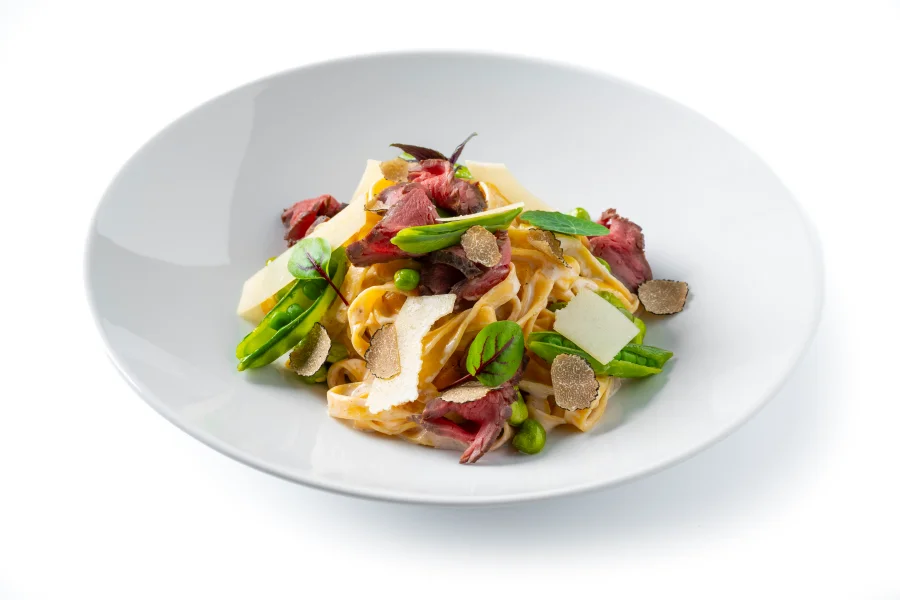 Tagliatelle s hovězí svíčkovou a lanýži